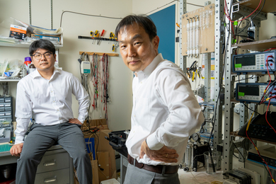  Jongyoon Han and Junghyo Yoon