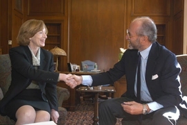 MIT President Susan Hockfield shakes hands with Dr. Gianfelice Rocca after the two signed an agreement launching the Roberto Rocca Project, which will support collaboration between MIT and Milan Politecnico.