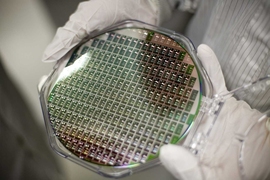 A close up of the chips that use germanium lasers to transmit data.