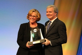 NCAA President Mark Emmert presented MIT Athletic Director Julie Soriero with the NCAA President's Pat Summitt Award at the 2018 NCAA Convention in Indianapolis.  