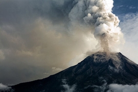 MIT engineers working with scientists in Kuwait have found that volcanic rocks, when pulverized into a fine ash, can be used as a sustainable additive in concrete structures.

