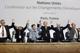 An MIT study estimates the impact of a trade war between the U.S. and the rest of world when the U.S. alone does not comply with the Paris Agreement. The aim of such a trade war would be to compel the U.S. to meet its Paris pledge. 