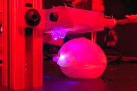 MIT engineers demonstrated a bariatric balloon that can be inflated in the stomach and then degraded by shining light on the seal, which is made of a novel light-sensitive polymer.