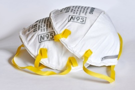 Lincoln Laboratory is testing uncertified N95s, KN95s, and respirator mask material to check the masks’ effectiveness in filtering particles and resisting seepage from blood spatter. 