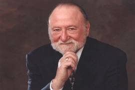 Professor Dietmar Seyferth “had a long and fruitful life, which brings comfort to those of us who mourn his passing,” says Emeritus Professor Stephen J. Lippard.