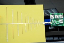 A close-up of the RF cochlea and antenna.