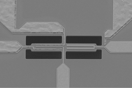 A scanning electron microscope image of one of the resonators on the researchers' new chip.