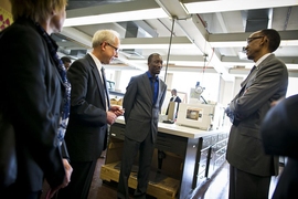 (Left to right) Professor Ronald Prinn; MIT graduate student (and Rwandan) Jimmy Gasore of MIT’s Program in Atmospheres, Oceans and Climate; and Rwandan president Paul Kagame.