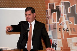 Boston Mayor Marty Walsh grills students on what they learned during the CSAIL Demo Day. 