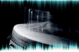A team of neuroscientists has found that people are biased toward hearing and producing rhythms composed of simple integer ratios — for example, a series of four beats separated by equal time intervals.
