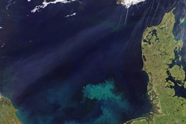 A new MIT study finds that over the coming decades climate change will affect the ocean’s color, intensifying its blue regions and its green ones.