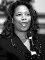 Alumna Chiquita White, president of the Black Alumni Association at MIT, speaks at the Oct. 8-11, 2004 conference at the MIT Museum celebrating the organization's 25th anniversary.