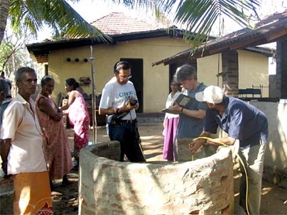 Using a probe donated by In-situ Inc., the team works on quantifying salinity impacts in a well by measuring vertical profiles of electrical conductivity, temperature and turbidity.