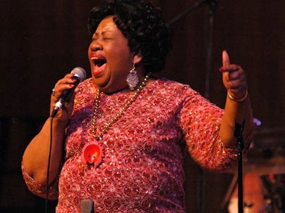 New Orleans native Marva Wright puts her soul into song at MIT's benefit concert for Hurricane Katrina victims on Oct. 30.