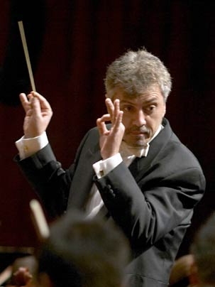 Dante Anzolini, the longtime music director of the MIT Symphony Orchestra, will conduct his farewell concert at Kresge Auditorium this evening at 8.