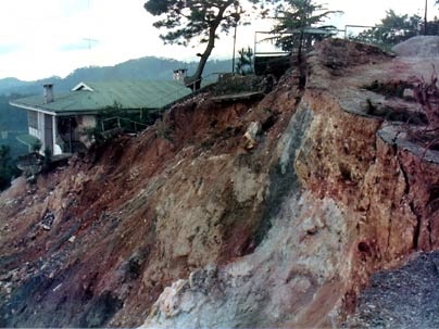 Crest of 1985 landslide in Tuding, Baguio City, Philippines. (Photo: Arthur
Saldivar-Sali, 1987)