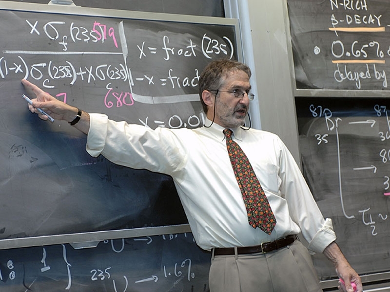 Robert L. Jaffe, the Otto (1939) and Jane Morningstar Professor of Science in the Department of Physics, teaches the 'Physics of Energy' class last year.