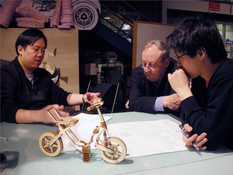 Mitchell works with Smart Cities researchers Ryan Chin and Michael Lin