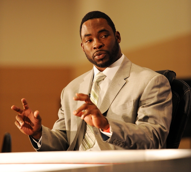 New York Giants defensive end Justin Tuck discusses how to develop talent in professional football.
