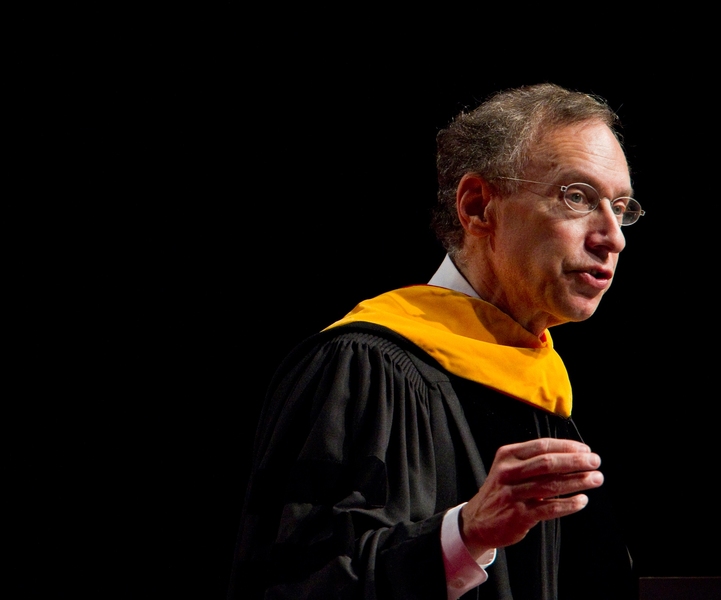 Institute Professor Robert Langer ScD ’74 recounted his experience of blending his chemical engineering background with the life sciences.