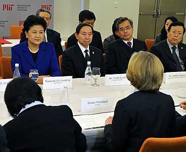 Liu and a delegation of Chinese officials met with MIT President Susan Hockfield and other senior administrators to sign the agreement.