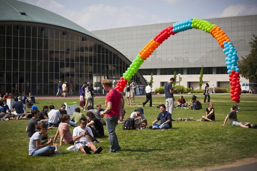 With Maseeh Hall's close proximity to main campus, community members who attended Wednesday's event were able to hang out nearby on Kresge Oval.