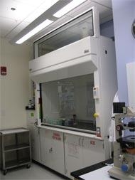 Fume hood airflow rates in the Koch Institute were reduced from the standard 100 feet per minute to 80 feet per minute, saving energy without compromising researcher safety. 