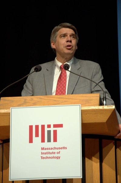 Dr. Eric Evans, Director of Lincoln Laboratory, presents the awards for Bringing Out the Best during the MIT Excellence Awards ceremony.