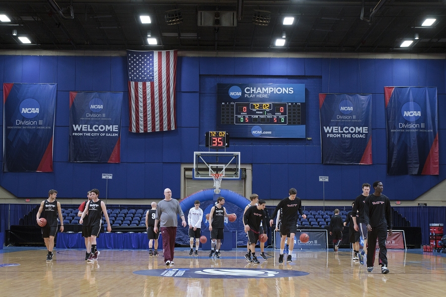 The Engineers, ranked #3 in the country in Division III, entered the Final Four as the top-ranked team remaining in the tournament. On Thursday, the team attended a shoot-around at the Salem Civic Center to get a feel for the court.
