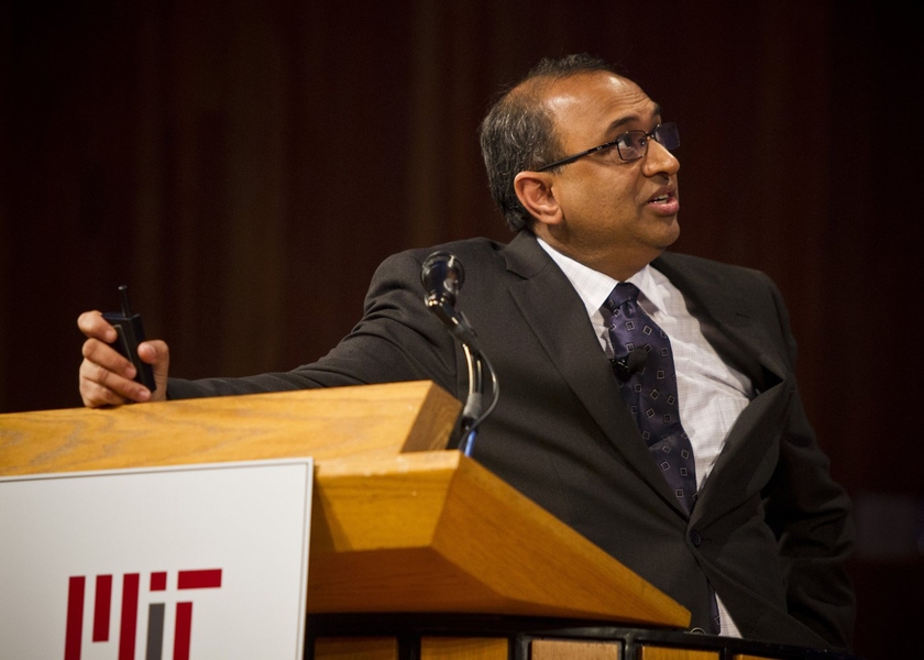 Sanjay Sarma, a professor of mechanical engineering and director of the MIT-SUTD Collaboration, gives a talk on 'Fostering Future Leaders.'
