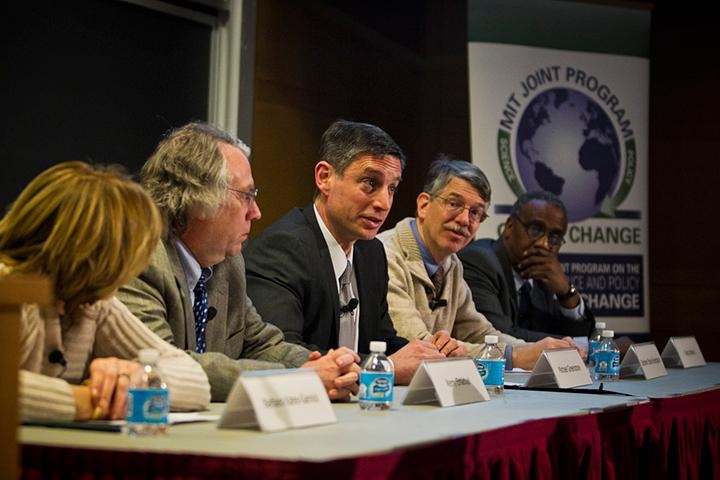 Government officials joined MIT faculty on Jan. 23 for a panel discussion hosted by the MIT Energy Initiative and the Joint Program on the Science and Policy of Global Change.