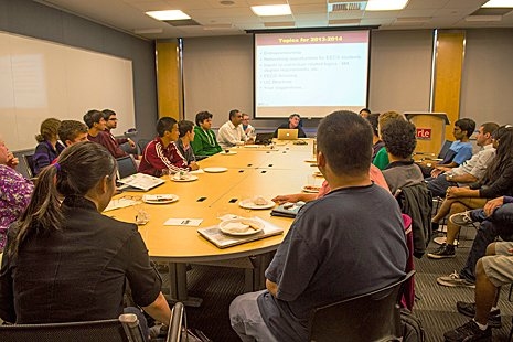 The 2013-14 members of the Undergraduate Students Advisory Group in EECS meet to discuss the upcoming year and the topics they will consider with EECS Department Head Anantha Chandrakasan, EECS Undergraduate Officer Albert Meyer and Undergraduate Administrator Anne Hunter.