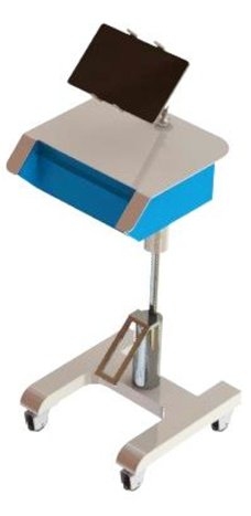 With StarQ, team members Khanh Nguyen, Arnita Hayden, Renan Gutman, Brandon Hopkins, Arthur Kohorn, Eduardo Montes, Kevin Chen, and Franco Montalvo designed a medical workstation for nurses that is compact, easy to move, and compatible with emerging touchscreen technologies. 

