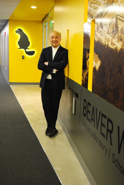 Bob Shin (at left), director of the Beaver Works Center, was honored with the 2014 Irwin Sizer Award for his efforts in opening this modern facility that has become integral to collaborative project-based learning at MIT.
