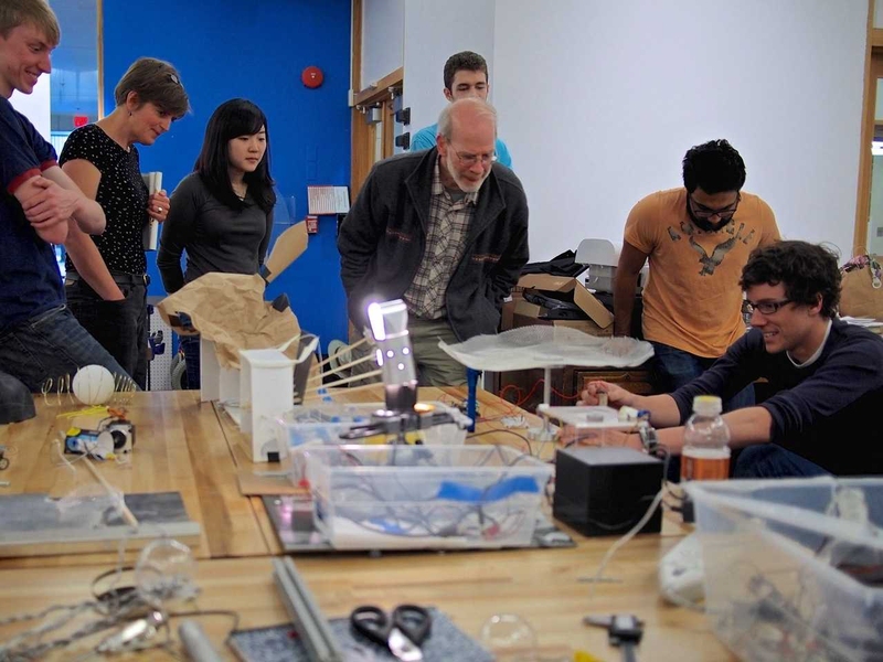 Scene from "Exhibiting Science" class