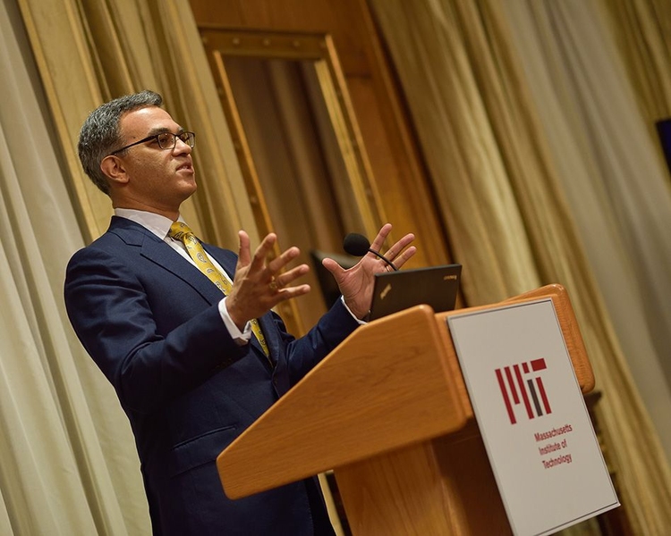 “Any truly groundbreaking research will likely be found to be risky, inappropriate, or unrealistic by many of the established practitioners in the field,” Vanu Bose says. 