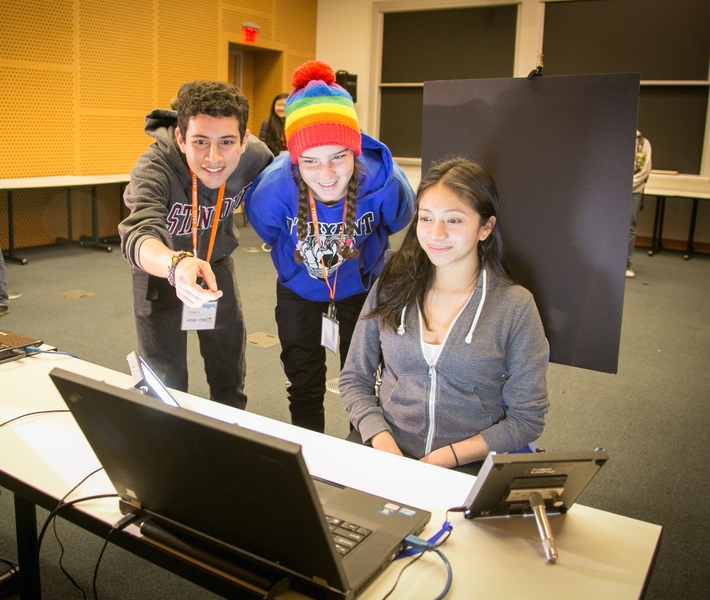 Students take a look at Neal Wadhwa's video-magnification software.