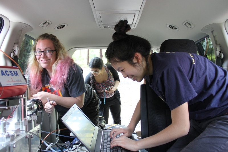 Course 1 undergraduates work with a mobile lab in Hawaii.