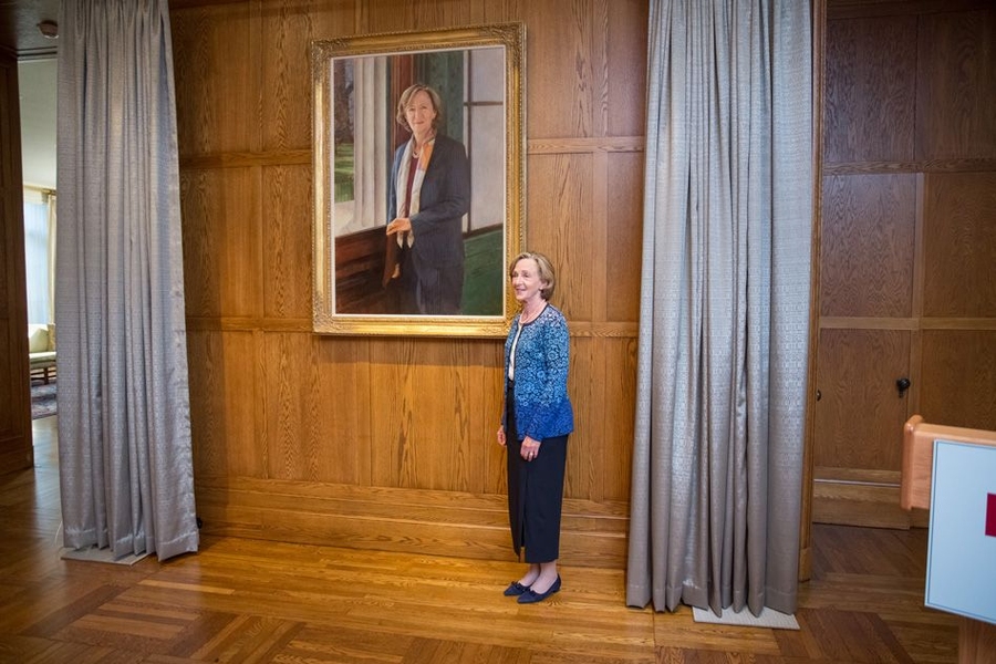 Hockfield with her portrait, painted by Steven Polson. 
