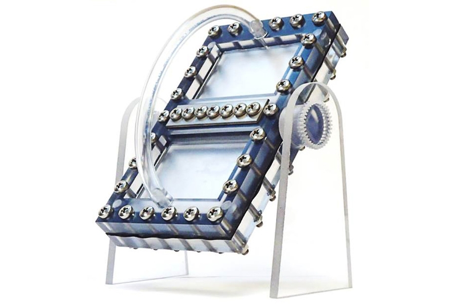 A new concept for a flow battery functions like an old hourglass or egg timer, with particles (in this case carried as a slurry) flowing through a narrow opening from one tank to another. The flow can then be reversed by turning the device over. 