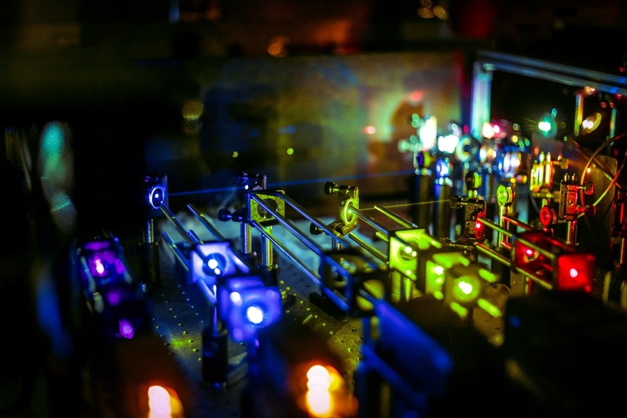 MIT scientists developed a super-resolution imaging technique, using a combination of multi-colored lasers and mirrors, to visualize very tiny, transient phenomena, such as enzyme clustering on genes. 