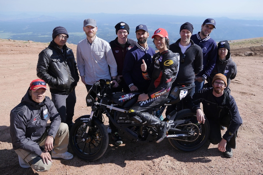 The KOMMIT EVT team at Pikes Peak in Colorado: (left to right) Eric Wu of Mirai, Kento Masuyama of MIT, Lennon Rodgers of MIT, Joshua Born of MIT, Björn Möller of KTH, Yoshihiro Kishimoto of Mirai, Koen Matthys of Komatti, Daniel Ohlssonand of KTH, Akiko Kishimoto of Mirai, Mark Jeunnette of MIT.