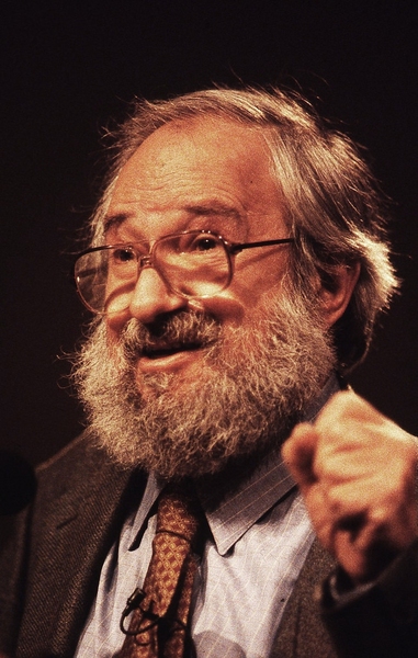 Seymour Papert speaks at the Learning and Common Sense Society of Minds Symposium in 1988.