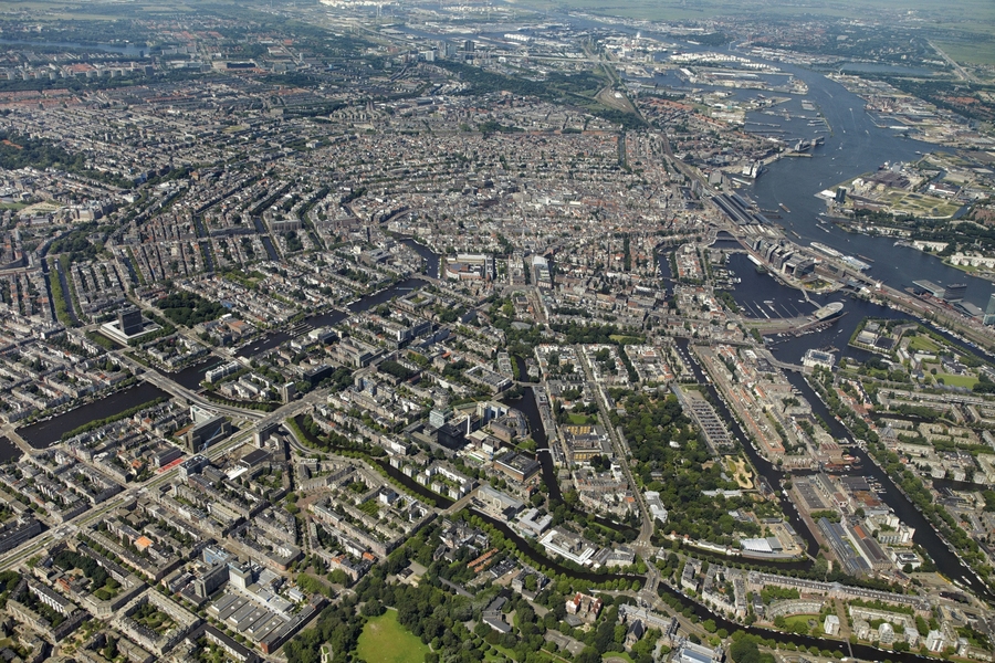 MIT has signed an agreement to partner with the Amsterdam Institute for Advanced Metropolitan Systems (AMS) in the Netherlands. Research from MIT and other members of the AMS consortium will use the city of Amsterdam as a living laboratory to confront urban challenges. ROBOAT is the first and flagship project for the collaboration.
