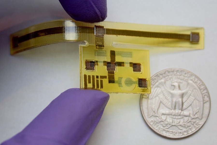 Researchers have designed and built a device that responds to mechanical stresses by changing the color of a spot on its surface.
