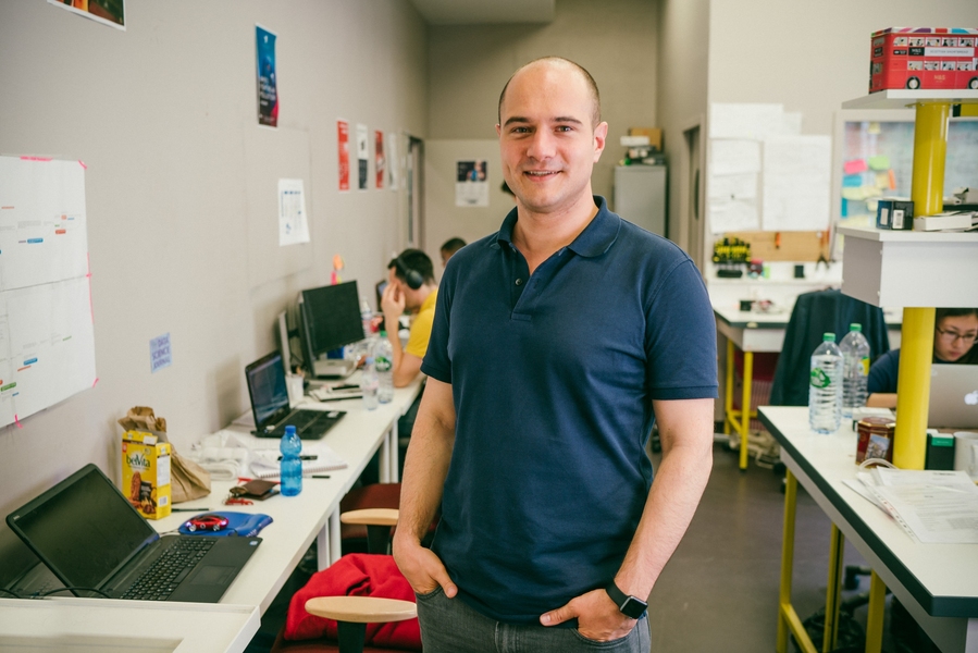 Romain Lacombe SM '08, an alumnus of MIT’s Technology and Policy Program, founded Plume Labs in 2014.