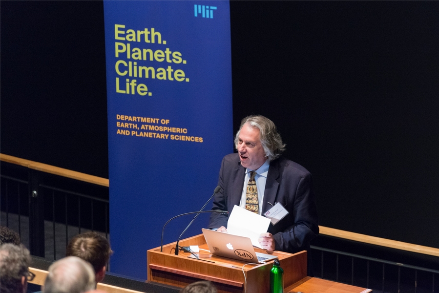 Kerry Emanuel, co-director of the Lorenz Center, introduces Susan Solomon at the New England Aquarium. 