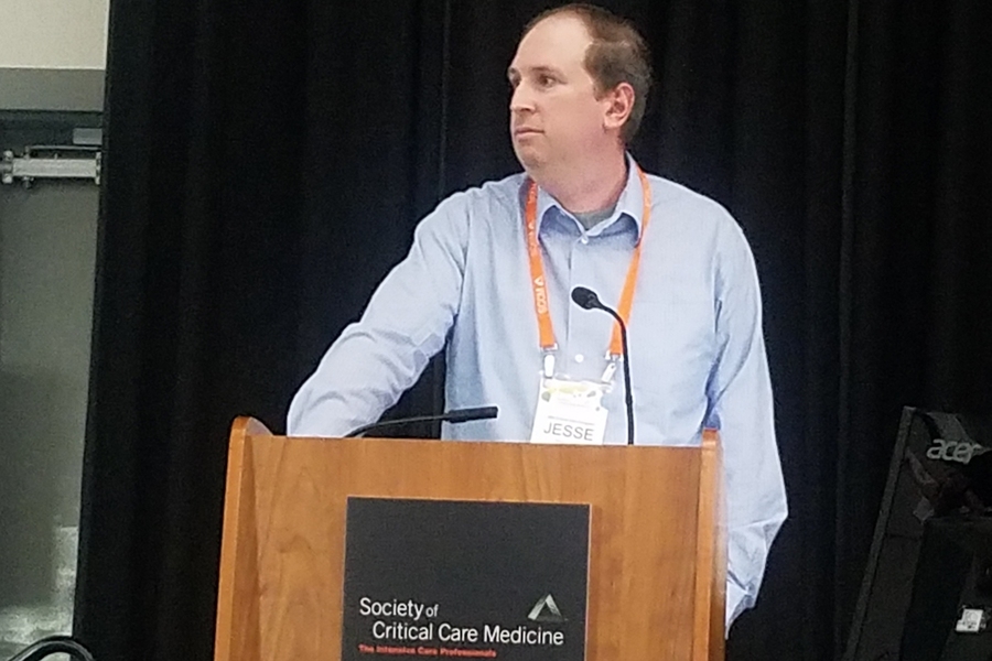 Dr. Jesse Raffa accepts the Silver Medal Award at the 49th Critical Care Congress in San Diego.