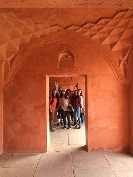 Students enjoy cultural programming in India as a part of the course. 