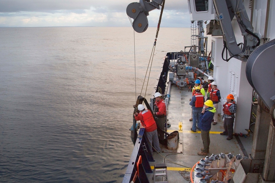 While aboard the research vessel Sally Ride off the coast of San Diego, Peacock, Alford and a multistakeholder team of researchers deployed a discharge hose and studied sediment plumes to assess the environmental impacts of deep-sea mining.